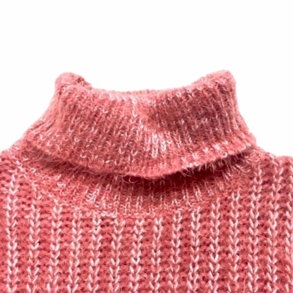 BERSHKA Turtleneck Chunky Oversized Ribbed Textured Sweater in Coral Pink - Picture 3 of 7